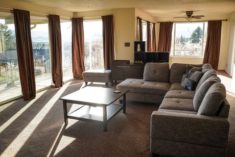 Tiny photo for 3676 Princeton Way, Medford, OR 97504 (MLS # 220210679)