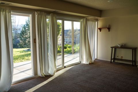 Tiny photo for 3676 Princeton Way, Medford, OR 97504 (MLS # 220210679)