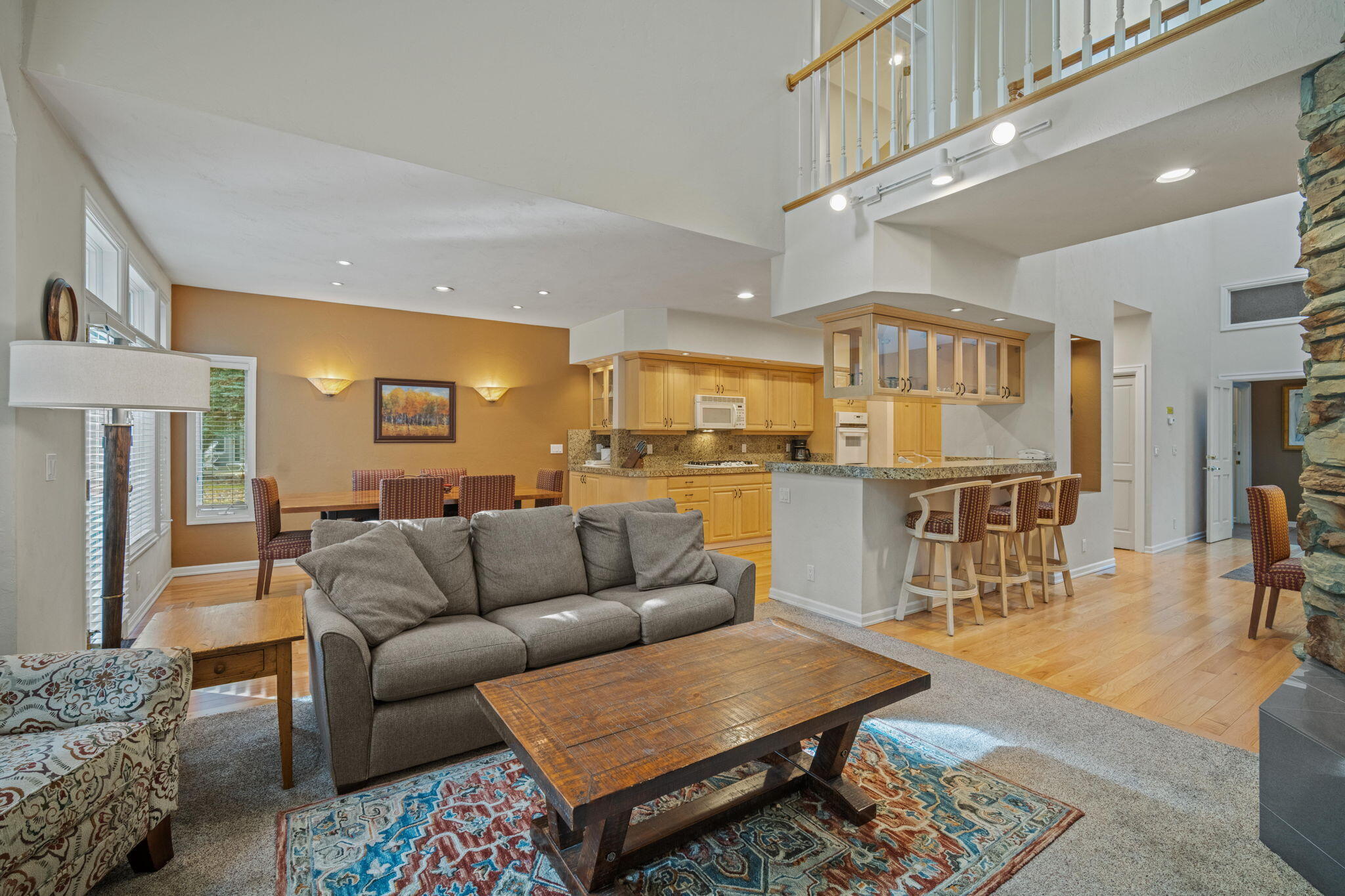 StoneTH - Residential