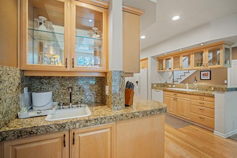 Tiny photo for 57022 Peppermill Circle #21D, Sunriver, OR 97707 (MLS # 220211654)