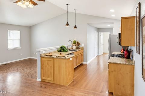 Tiny photo for 3643 Amelia Way, White City, OR 97503 (MLS # 220224211)