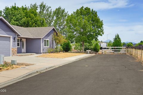 Tiny photo for 3643 Amelia Way, White City, OR 97503 (MLS # 220224211)
