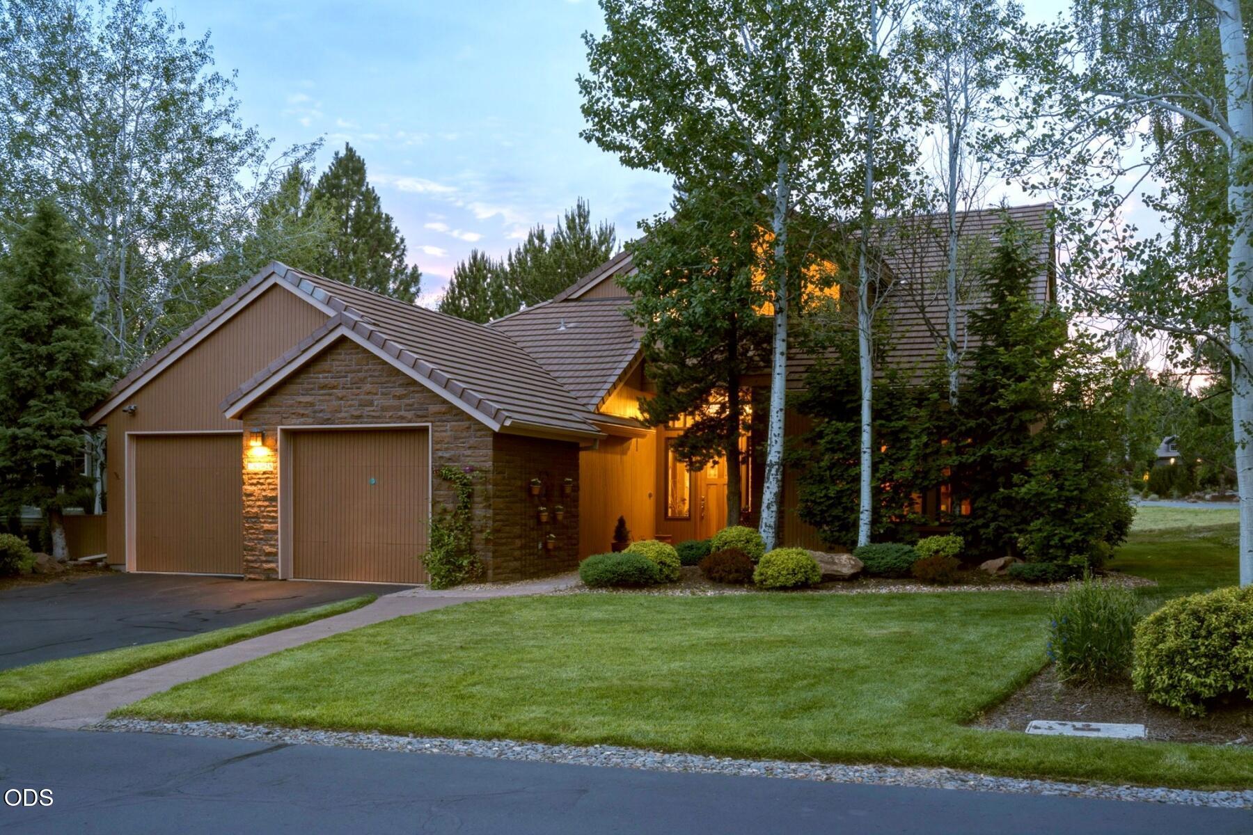 62028 Fall Creek Loop