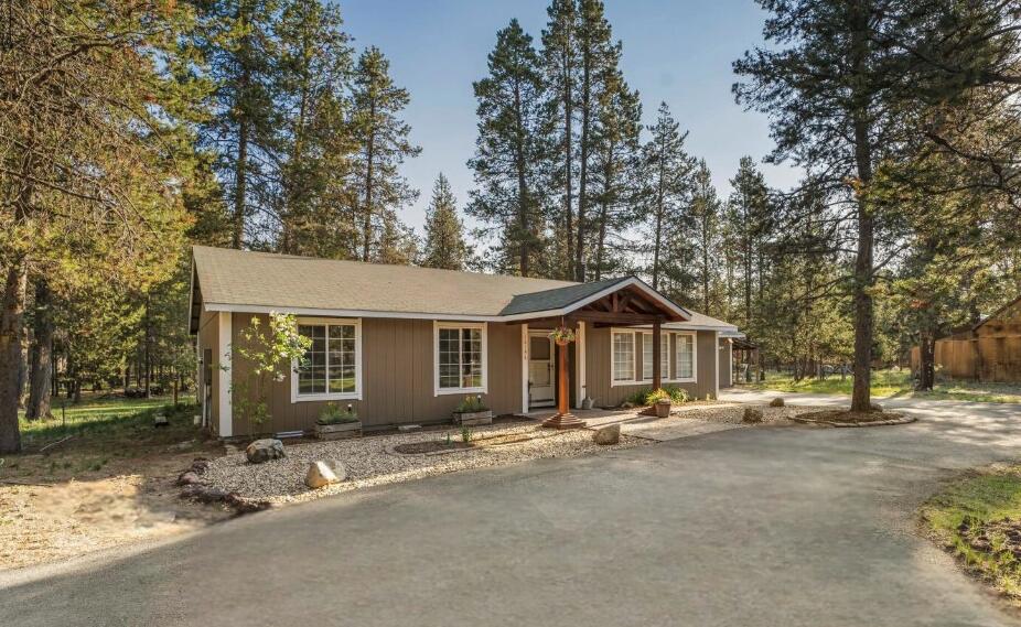 16146 Blackfeather Lane