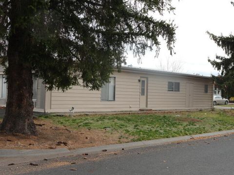 Tiny photo for 4609 Alt Court, Klamath Falls, OR 97603 (MLS # 220212525)