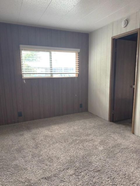 Tiny photo for 4609 Alt Court, Klamath Falls, OR 97603 (MLS # 220212525)