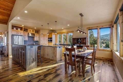 Tiny photo for 10935 Summit Ridge Court, Redmond, OR 97756 (MLS # 220213838)