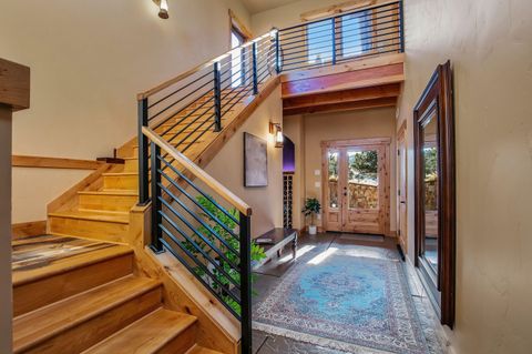 Tiny photo for 10935 Summit Ridge Court, Redmond, OR 97756 (MLS # 220213838)