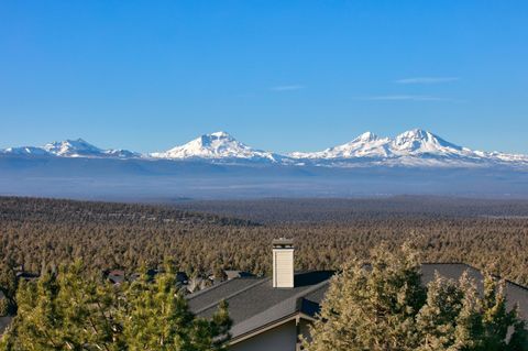 Tiny photo for 10935 Summit Ridge Court, Redmond, OR 97756 (MLS # 220213838)
