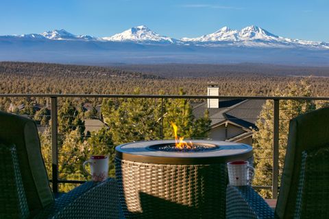 Tiny photo for 10935 Summit Ridge Court, Redmond, OR 97756 (MLS # 220213838)