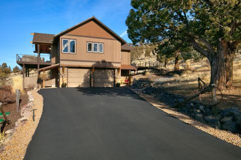 Tiny photo for 10935 Summit Ridge Court, Redmond, OR 97756 (MLS # 220213838)
