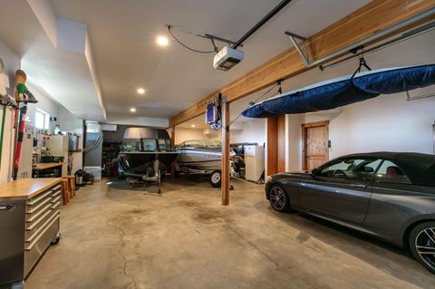 Tiny photo for 10935 Summit Ridge Court, Redmond, OR 97756 (MLS # 220213838)