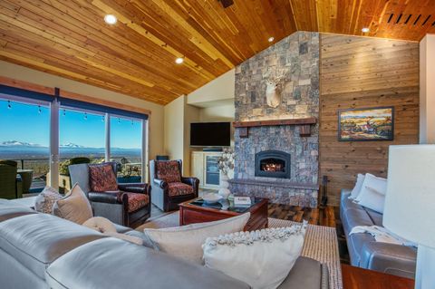 Tiny photo for 10935 Summit Ridge Court, Redmond, OR 97756 (MLS # 220213838)