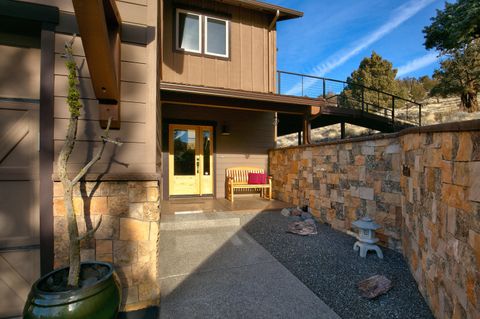 Tiny photo for 10935 Summit Ridge Court, Redmond, OR 97756 (MLS # 220213838)