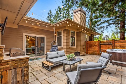 Tiny photo for 2323 NW High Lakes Loop, Bend, OR 97703 (MLS # 220219522)