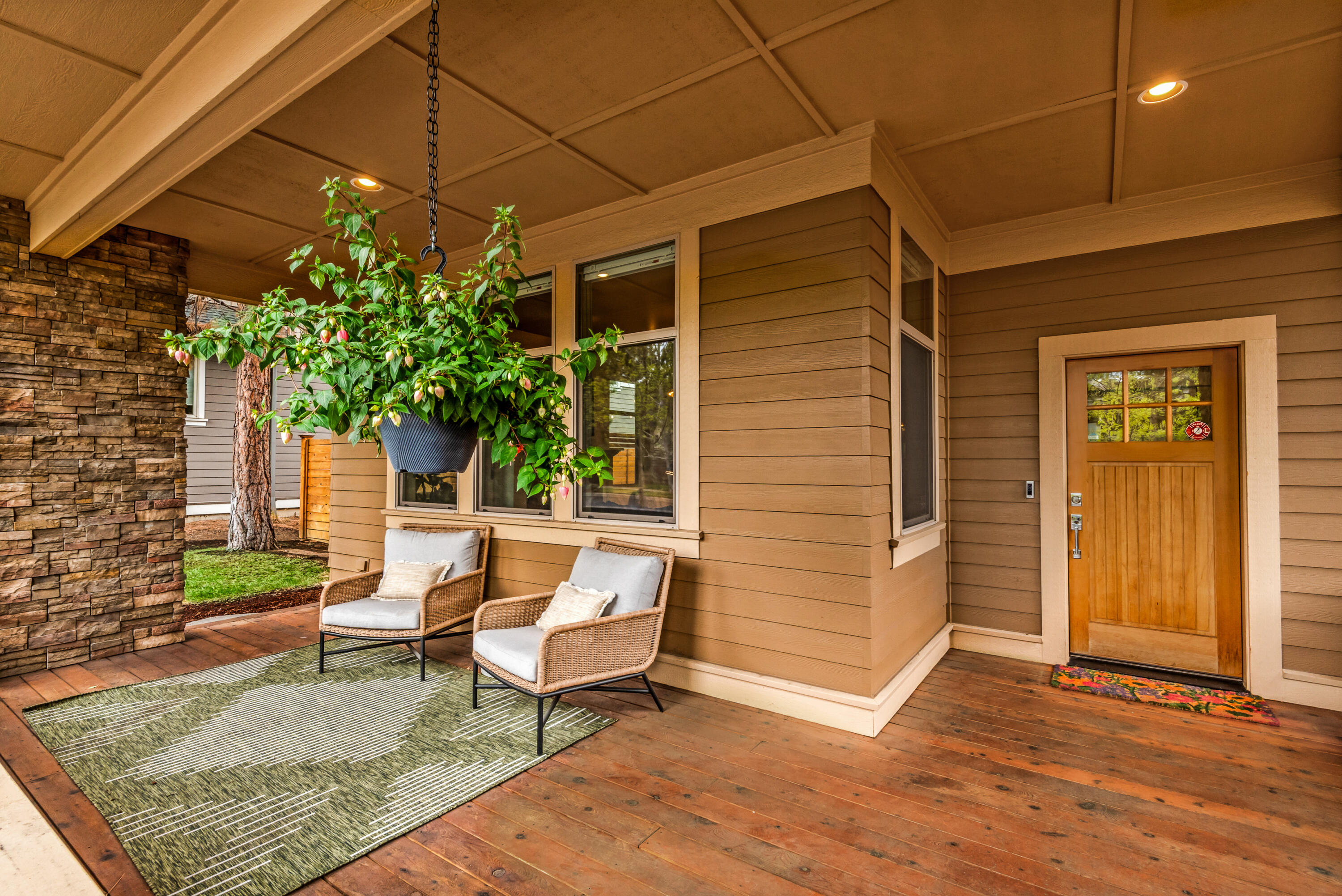 2323 NW High Lakes Loop