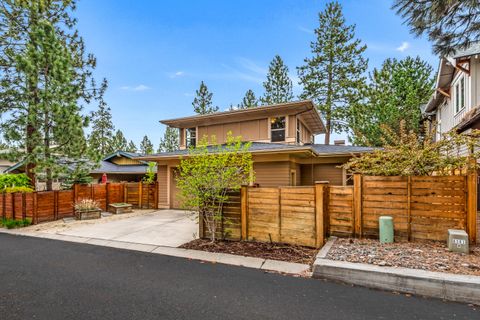Tiny photo for 2323 NW High Lakes Loop, Bend, OR 97703 (MLS # 220219522)