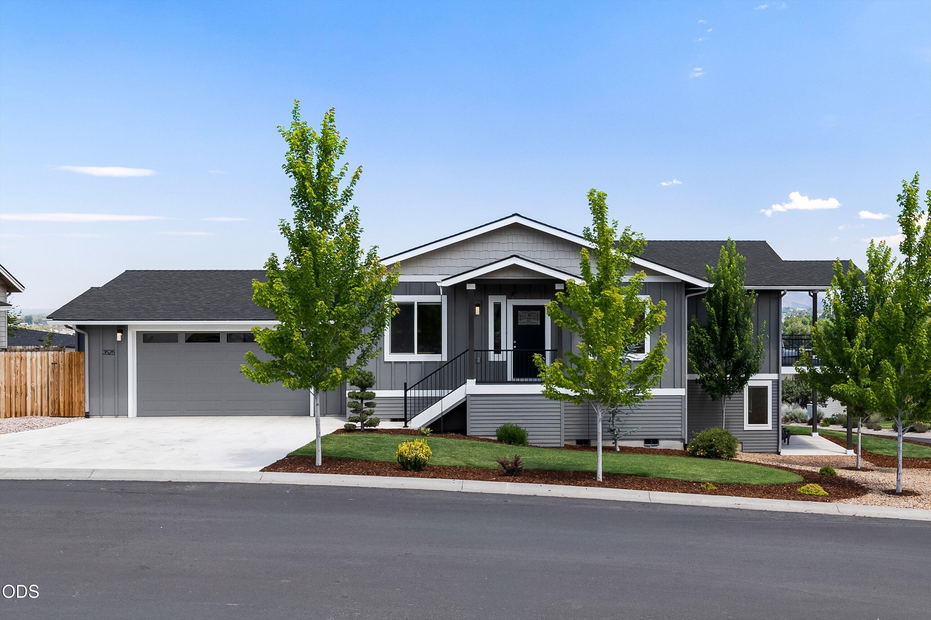 3525 SW Hillcrest Court