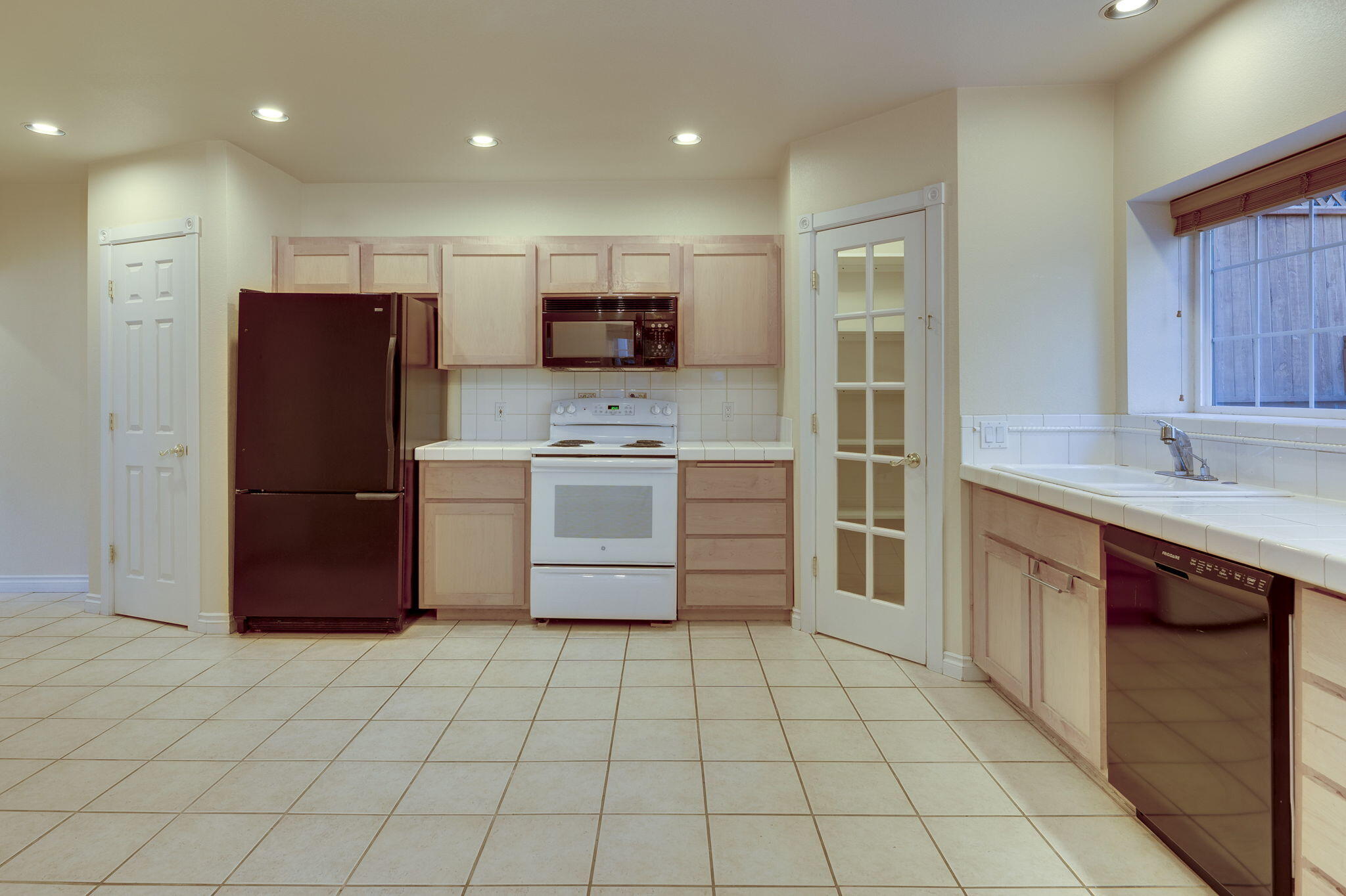 WhisperingPinesCondo - Residential