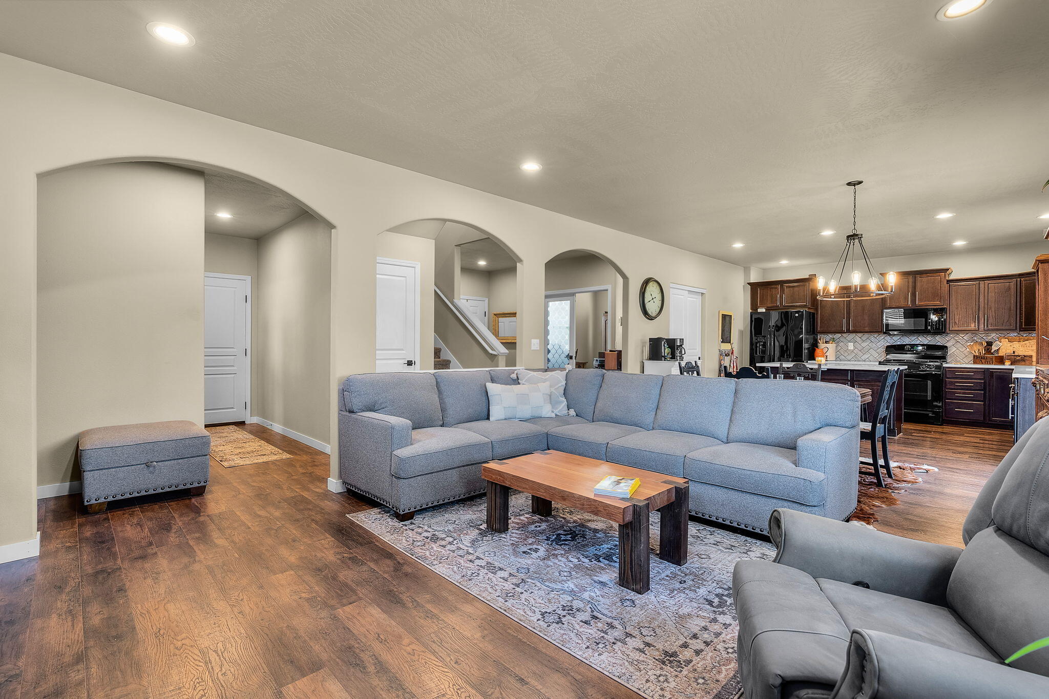 802 NW Green Forest Circle