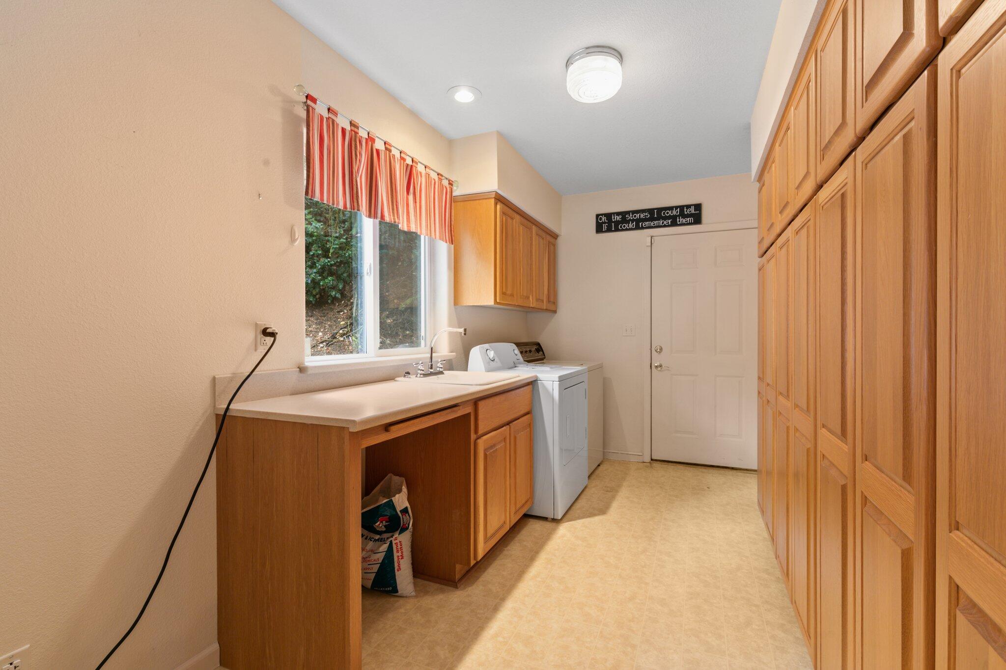 Lake Shore Gardens - Residential