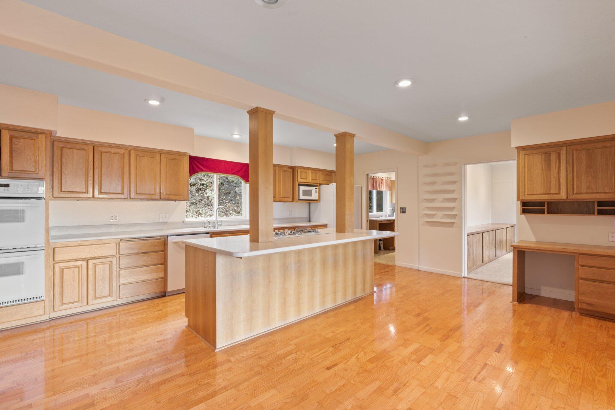 Lake Shore Gardens - Residential