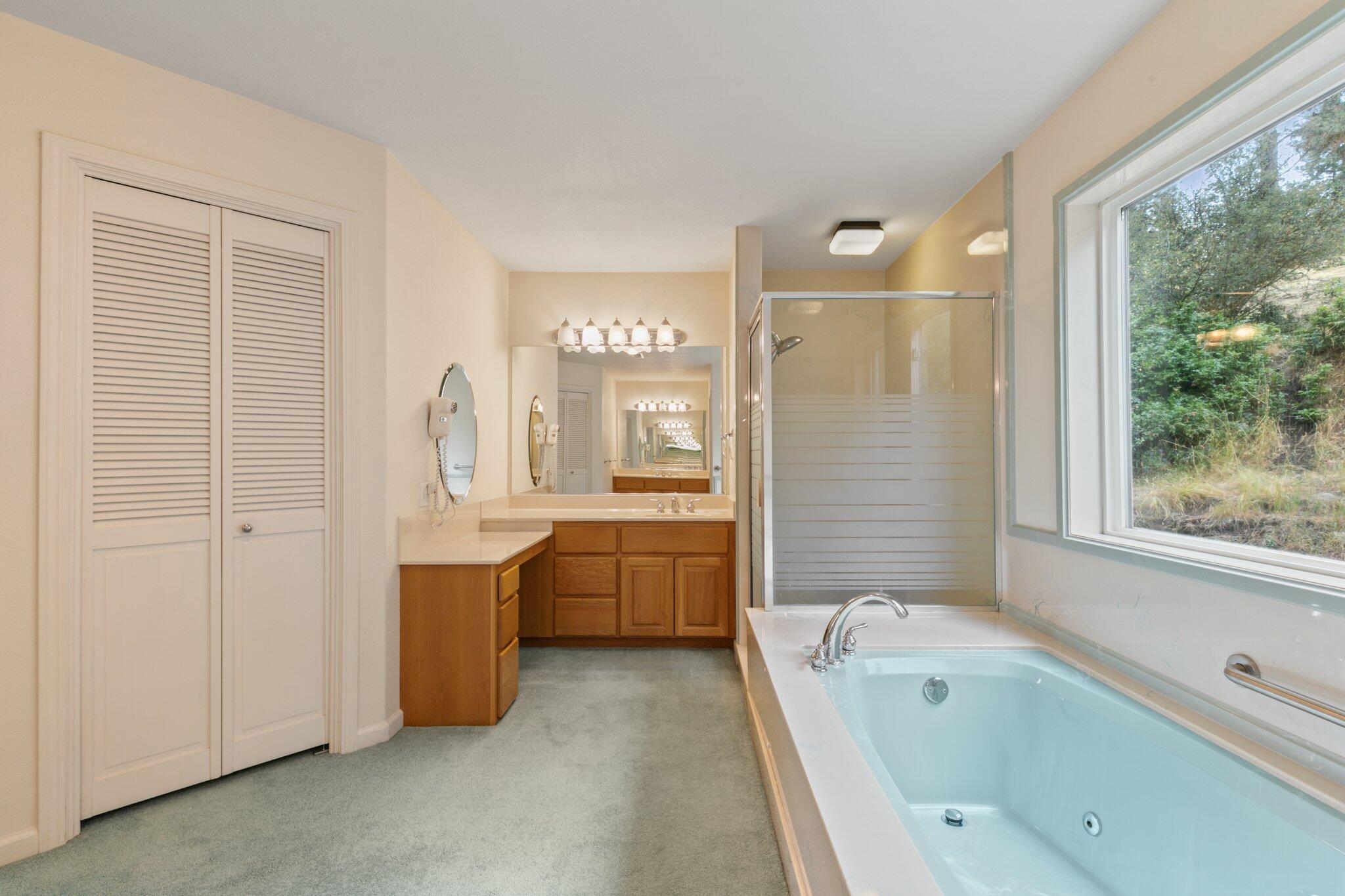 Lake Shore Gardens - Residential