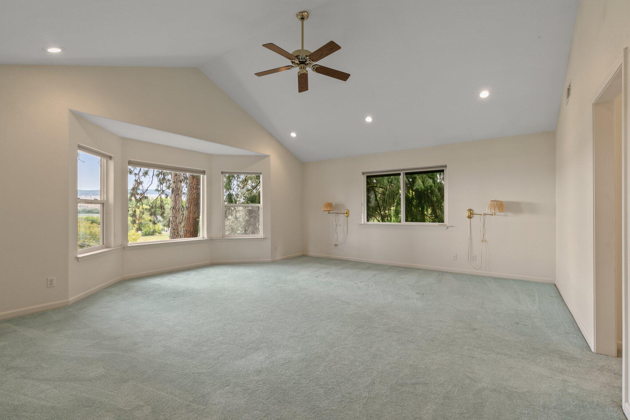 Lake Shore Gardens - Residential