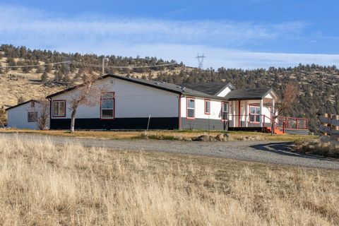 Tiny photo for 17465 Harpold Road, Malin, OR 97632 (MLS # 220212753)