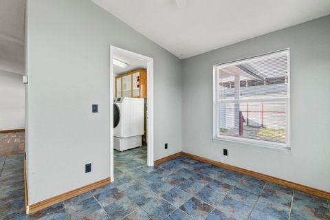 Tiny photo for 17465 Harpold Road, Malin, OR 97632 (MLS # 220212753)