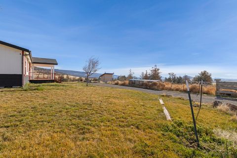 Tiny photo for 17465 Harpold Road, Malin, OR 97632 (MLS # 220212753)