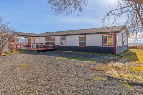 Tiny photo for 17465 Harpold Road, Malin, OR 97632 (MLS # 220212753)
