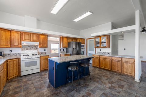 Tiny photo for 17465 Harpold Road, Malin, OR 97632 (MLS # 220212753)