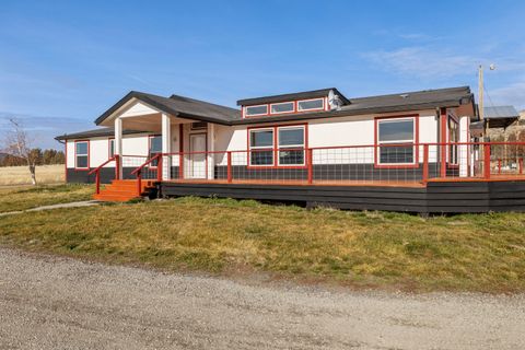 Tiny photo for 17465 Harpold Road, Malin, OR 97632 (MLS # 220212753)