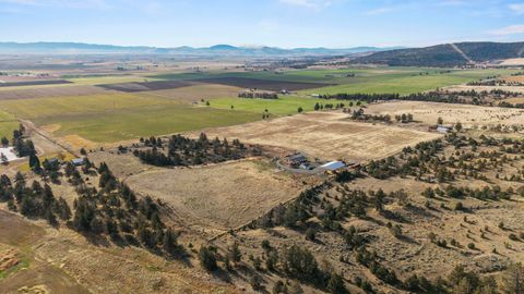 Tiny photo for 17465 Harpold Road, Malin, OR 97632 (MLS # 220212753)