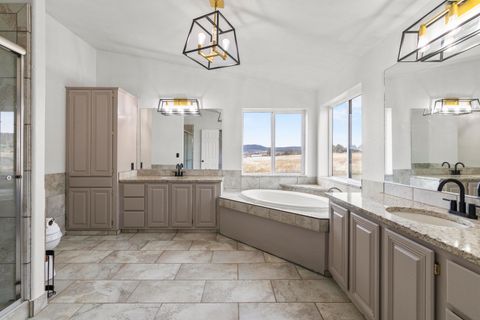 Tiny photo for 17465 Harpold Road, Malin, OR 97632 (MLS # 220212753)