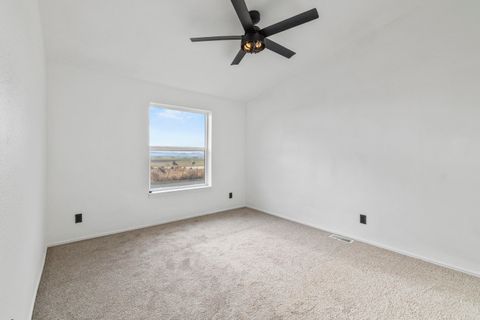 Tiny photo for 17465 Harpold Road, Malin, OR 97632 (MLS # 220212753)