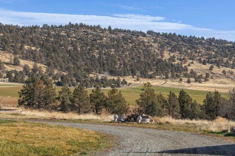 Tiny photo for 17465 Harpold Road, Malin, OR 97632 (MLS # 220212753)