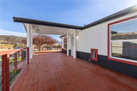 Tiny photo for 17465 Harpold Road, Malin, OR 97632 (MLS # 220212753)