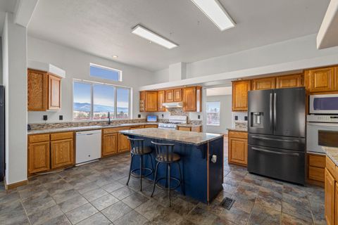 Tiny photo for 17465 Harpold Road, Malin, OR 97632 (MLS # 220212753)