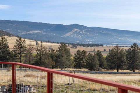 Tiny photo for 17465 Harpold Road, Malin, OR 97632 (MLS # 220212753)