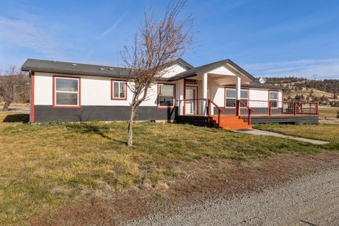Tiny photo for 17465 Harpold Road, Malin, OR 97632 (MLS # 220212753)