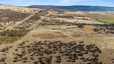 Tiny photo for 17465 Harpold Road, Malin, OR 97632 (MLS # 220212753)