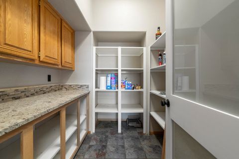 Tiny photo for 17465 Harpold Road, Malin, OR 97632 (MLS # 220212753)