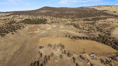 Tiny photo for 17465 Harpold Road, Malin, OR 97632 (MLS # 220212753)