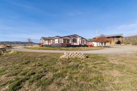 Tiny photo for 17465 Harpold Road, Malin, OR 97632 (MLS # 220212753)