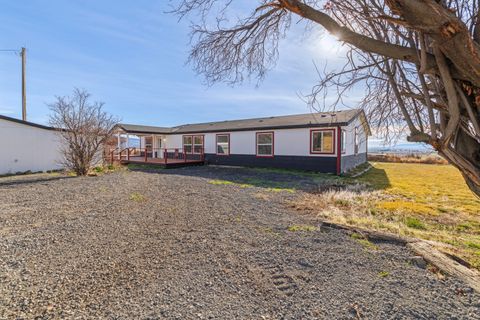 Tiny photo for 17465 Harpold Road, Malin, OR 97632 (MLS # 220212753)