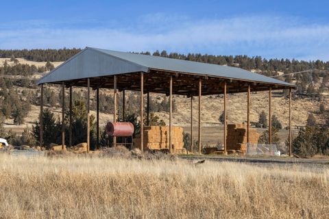 Tiny photo for 17465 Harpold Road, Malin, OR 97632 (MLS # 220212753)