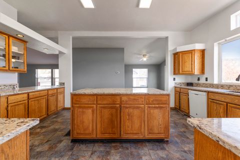 Tiny photo for 17465 Harpold Road, Malin, OR 97632 (MLS # 220212753)