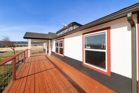 Tiny photo for 17465 Harpold Road, Malin, OR 97632 (MLS # 220212753)